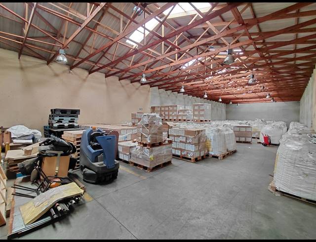 660M² WAREHOUSE TO LET IN POMONA